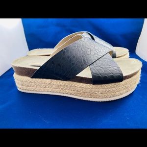 Steve Madden wedge sandals !